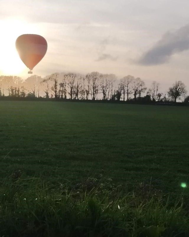 We have had some beautiful flights flying from Bristol, Llanarth, Dorset, Wincanton and Exeter over the last few days. Here's hoping for some more flights over this weekend!! #baileyballoons #aerosaurusballoons #hotairballoonflights #ballooning #hotairballoon #hotairballooons #hotairballooning #hotairballoonflight #hotairballoonflights #hotairballoonposts #balloonflight #visitbristol #bristol247 #IGersbristol #bristollife #bristoluk #bristolbusiness #bristol247 #bristolharbour #BristolUK #LoveBristol #yourbristol #thesouthwestuk #yourcountryside #southwestuk #britishcountryside #ukcountryside  #visitsomerset #visitsomersetuk