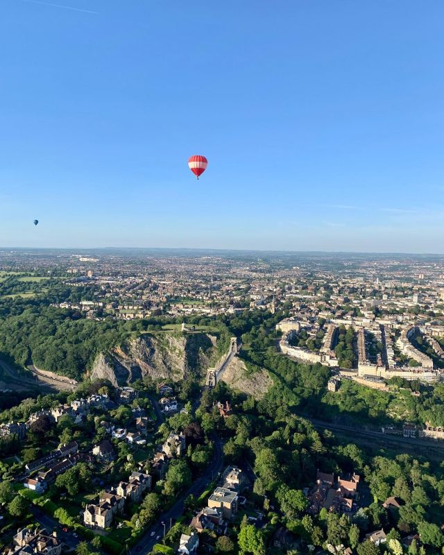 Ballooning is unlike anything else! Let us show you the english countryside form an entirely new perspective, here are some wonderful views from some of our recent flights! #baileyballoons #aerosaurusballoons #ballooning #hotairballoon #hotairballooons #hotairballooning #hotairballoonflight #hotairballoonflights #hotairballoonposts #balloonflight #visitbristol #bristol247 #IGersbristol #bristollife #bristoluk #bristolbusiness #bristol247 #bristolharbour #BristolUK #LoveBristol #yourbristol #visitsomerset #visitsomersetuk #visitbath #bath_uk #balloonlaunch #hotairballoonlaunch #visitwales #visitwalesuk #southwales